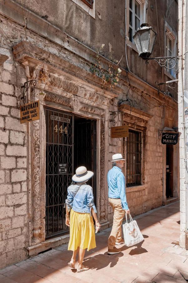 Готель Kotor Nest Екстер'єр фото